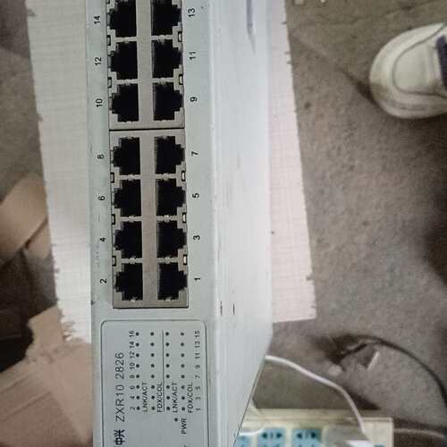 请议价-中兴ZXR10 2826 24口千兆交换机，工程剩余，成色还
