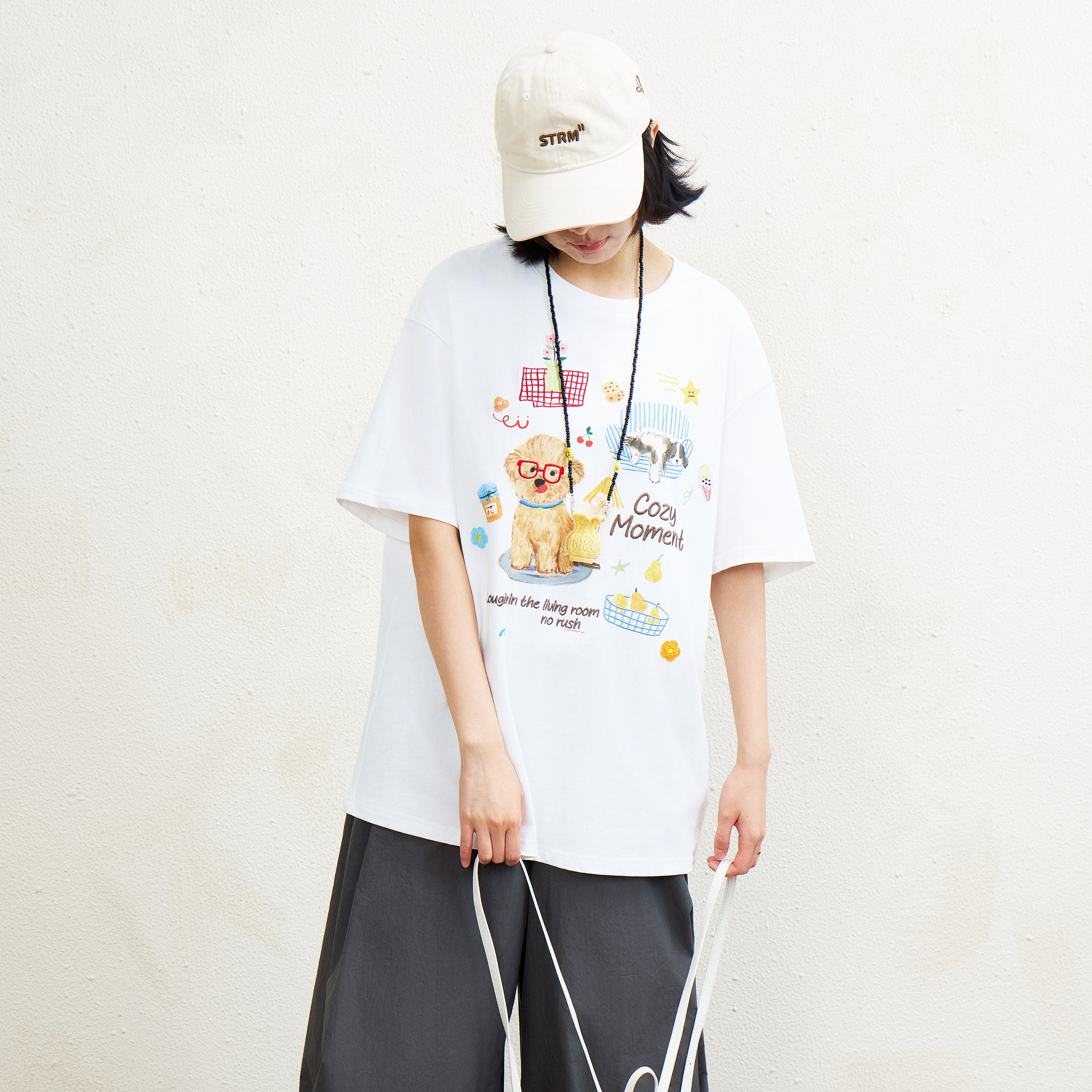西町村屋趣味T恤女2026夏新款小狗印绣花短袖含花瓶项链CCBB11026图片