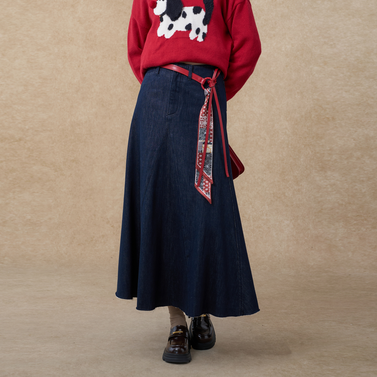 西町村屋复古感半身裙女装2025冬季新款休闲设计感摆裙XHAD10577