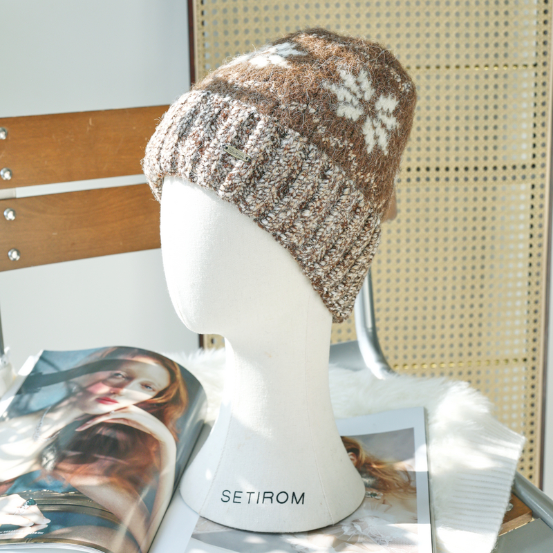 西町村屋复古感帽子女冬季新款费尔岛雪花氛围感针织帽XHAD60010