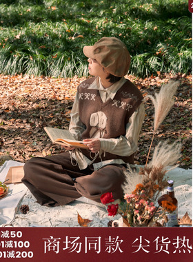 西町村屋立体小狗提花V领背心女秋冬新款复古文艺马甲XA9D10433