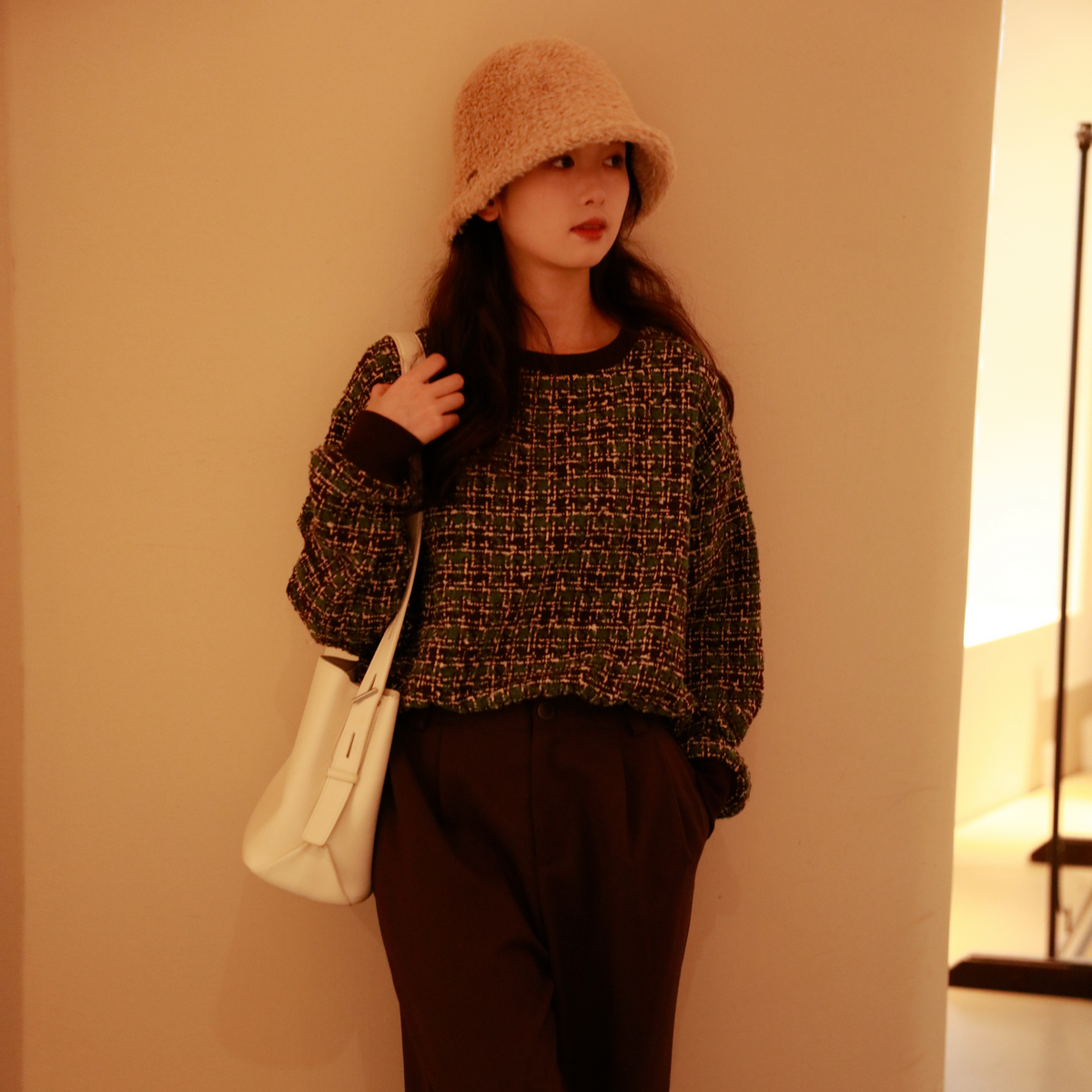 西町村屋小衫女冬新款复古小香重工编织感宽松套头上衣HD8111290