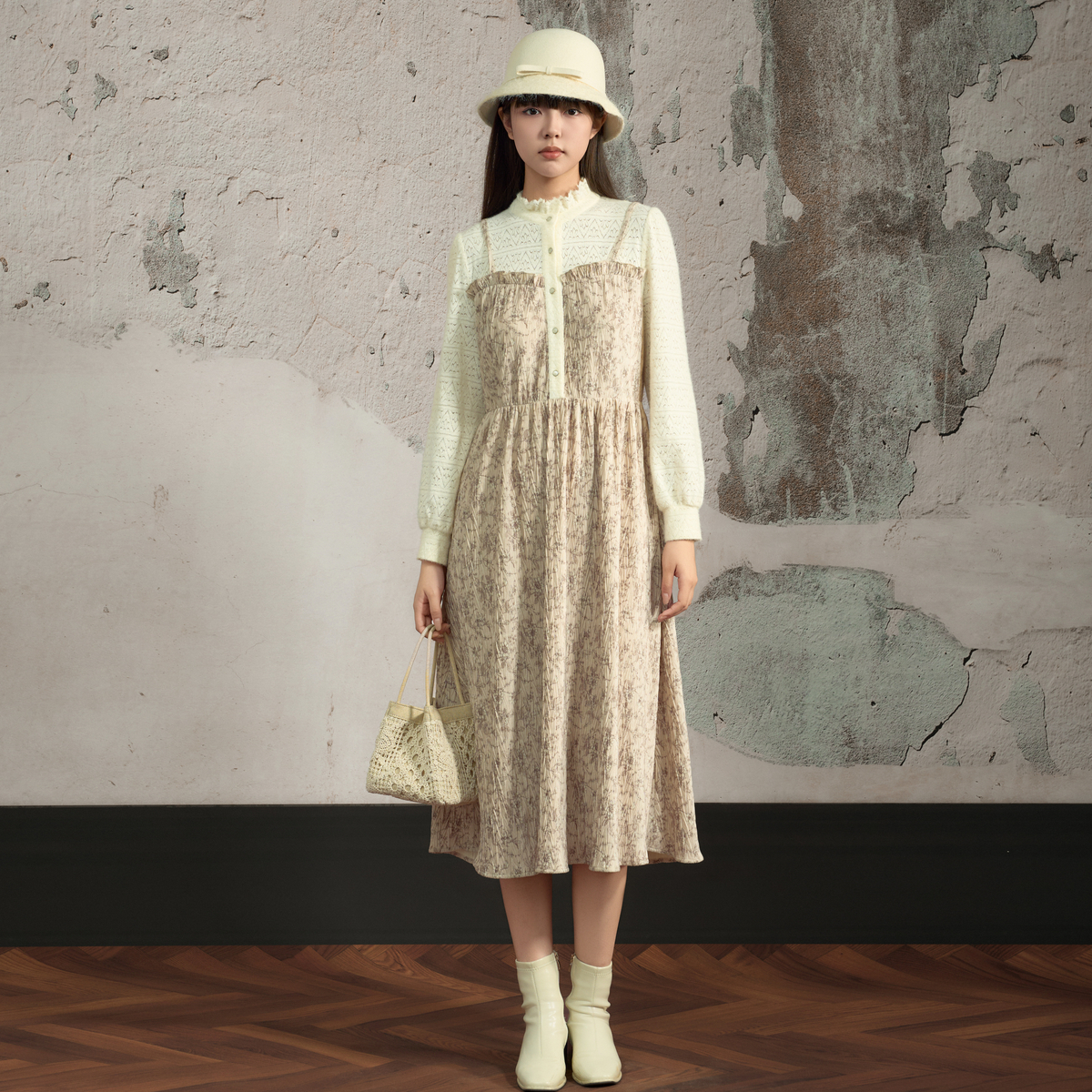 西町村屋法式连衣裙女装冬季新款气质感长袖温柔碎花裙AD8502217