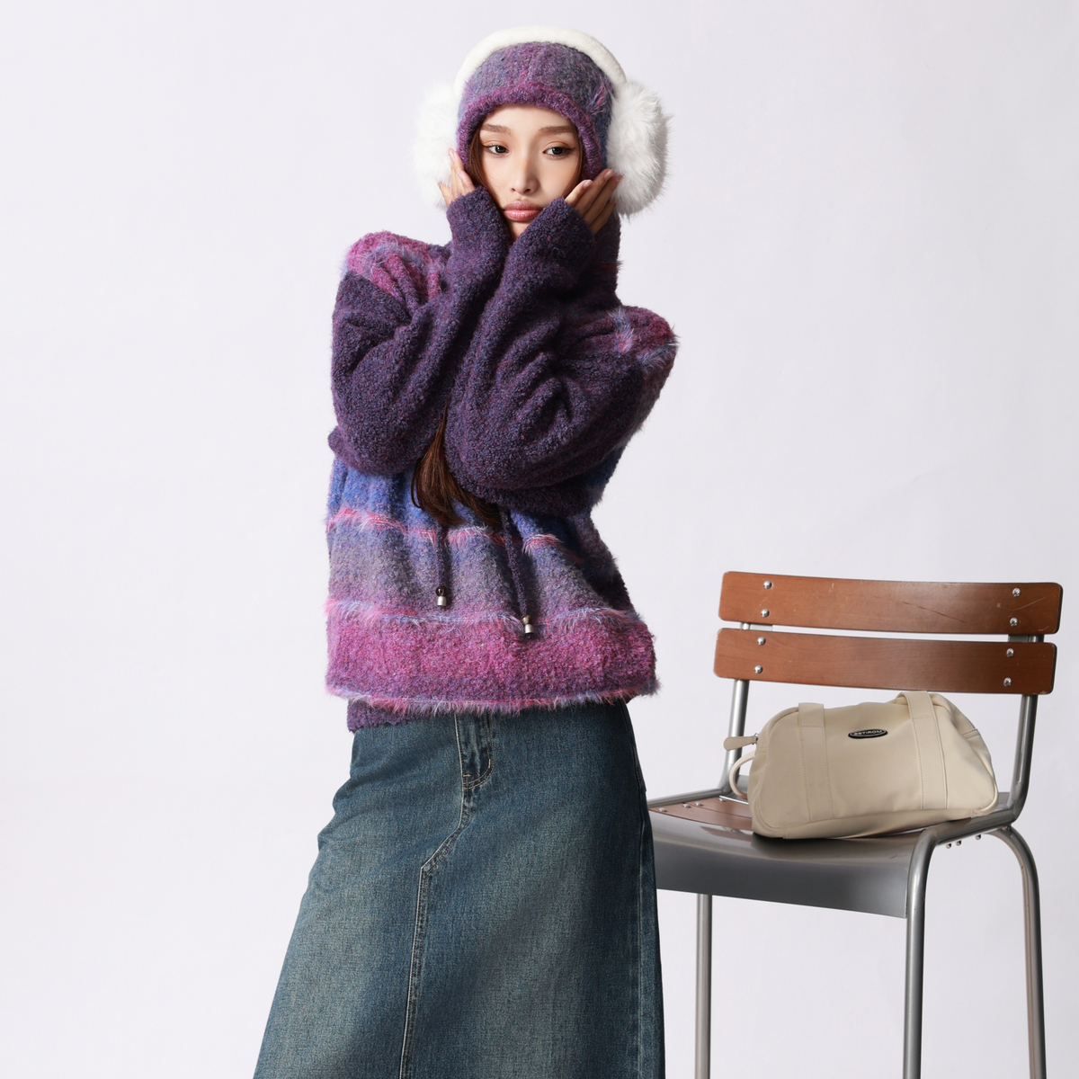 渐变羽毛纱拼接连帽毛衣