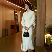 盘扣气质开衩款 西町村屋连衣裙女冬新款 新中式 针织长裙AD8502002