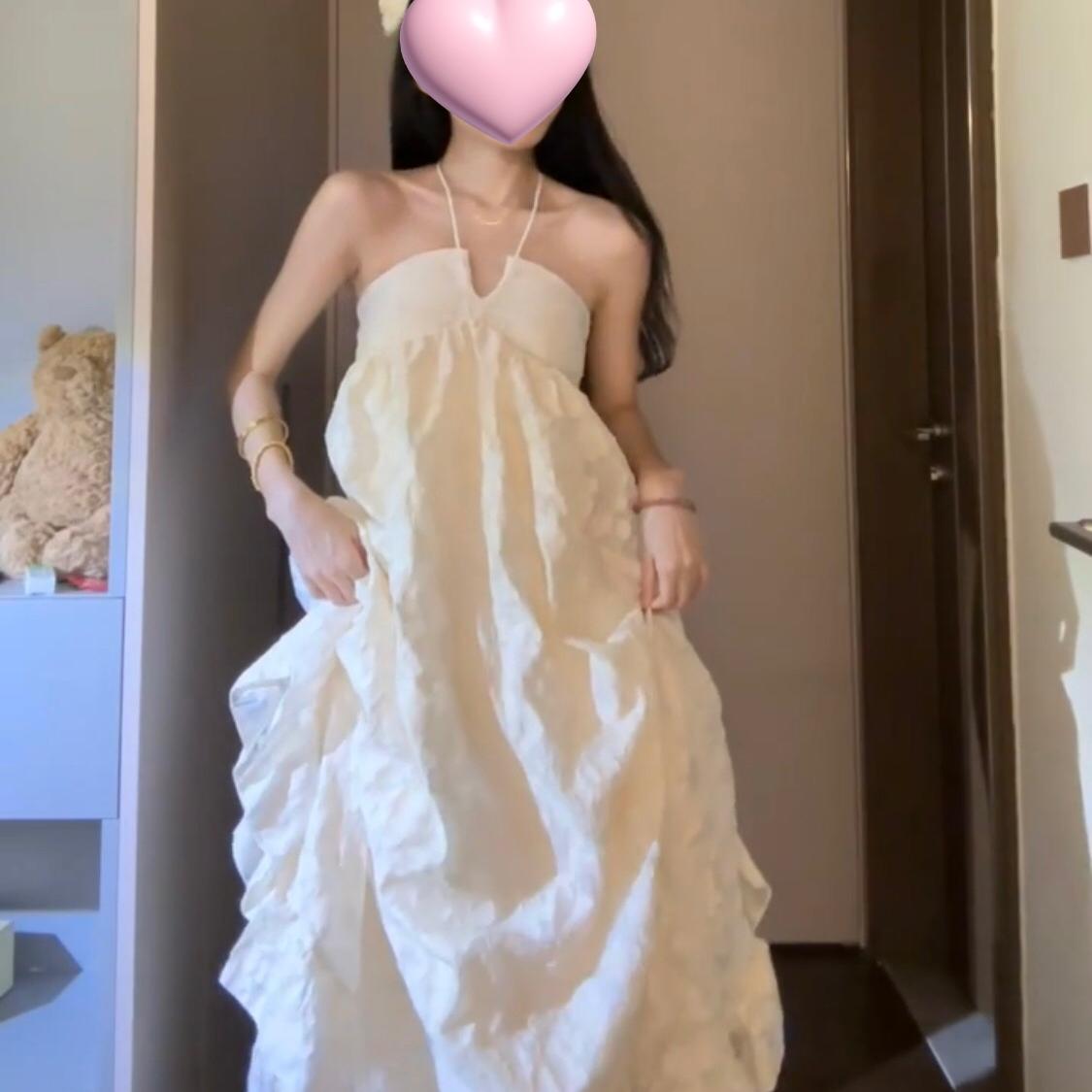法式优雅挂脖V领连衣裙女