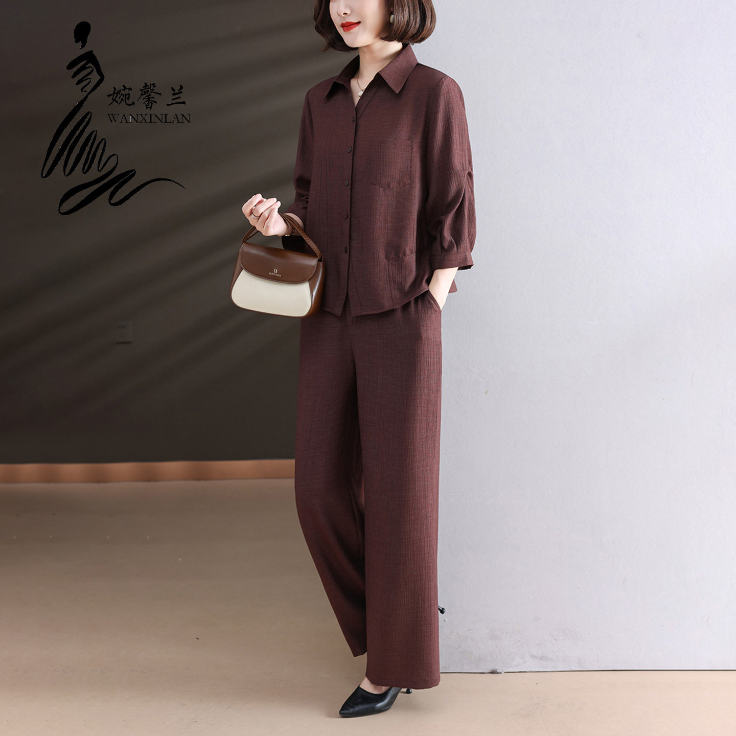 时尚妈妈初秋套装2026新款长袖衬衫休闲裤中老年女纯色简约两件套