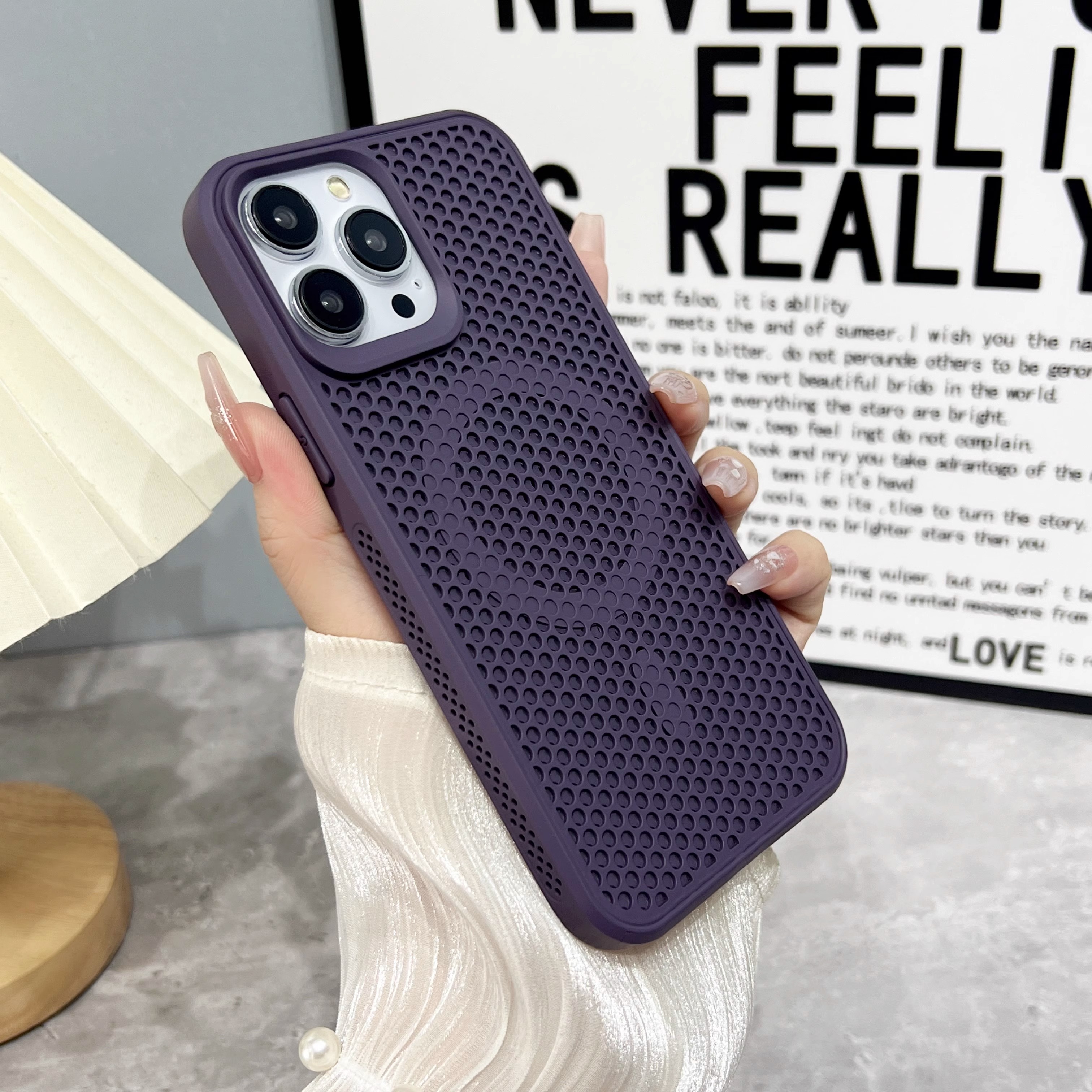 磁吸散热适用苹果15Pro手机壳iphone14promax大孔蜂窝散热新款13磨砂肤感12超薄pro全包防摔套硬11简约高级感
