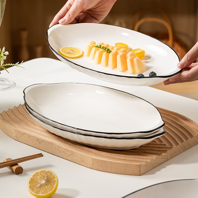 北欧鱼盘家用2025新款陶瓷餐盘双耳蒸鱼盘釉下彩盘子餐具碗盘套装