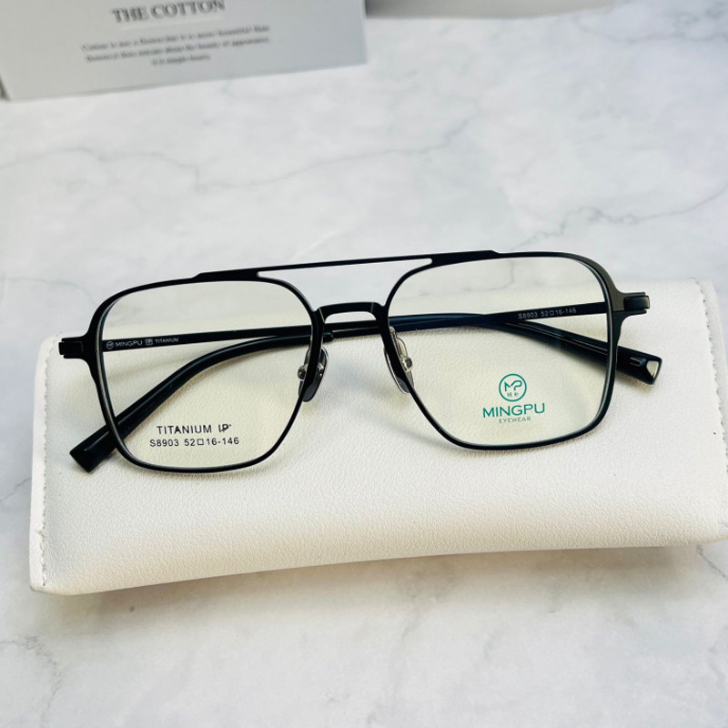 配近视眼镜框男复古超轻舒适纯钛