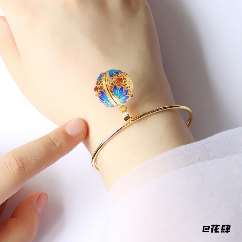 滴油镂空景泰蓝色莲花宫铃发光球灯可打开香囊球吊坠古风配件