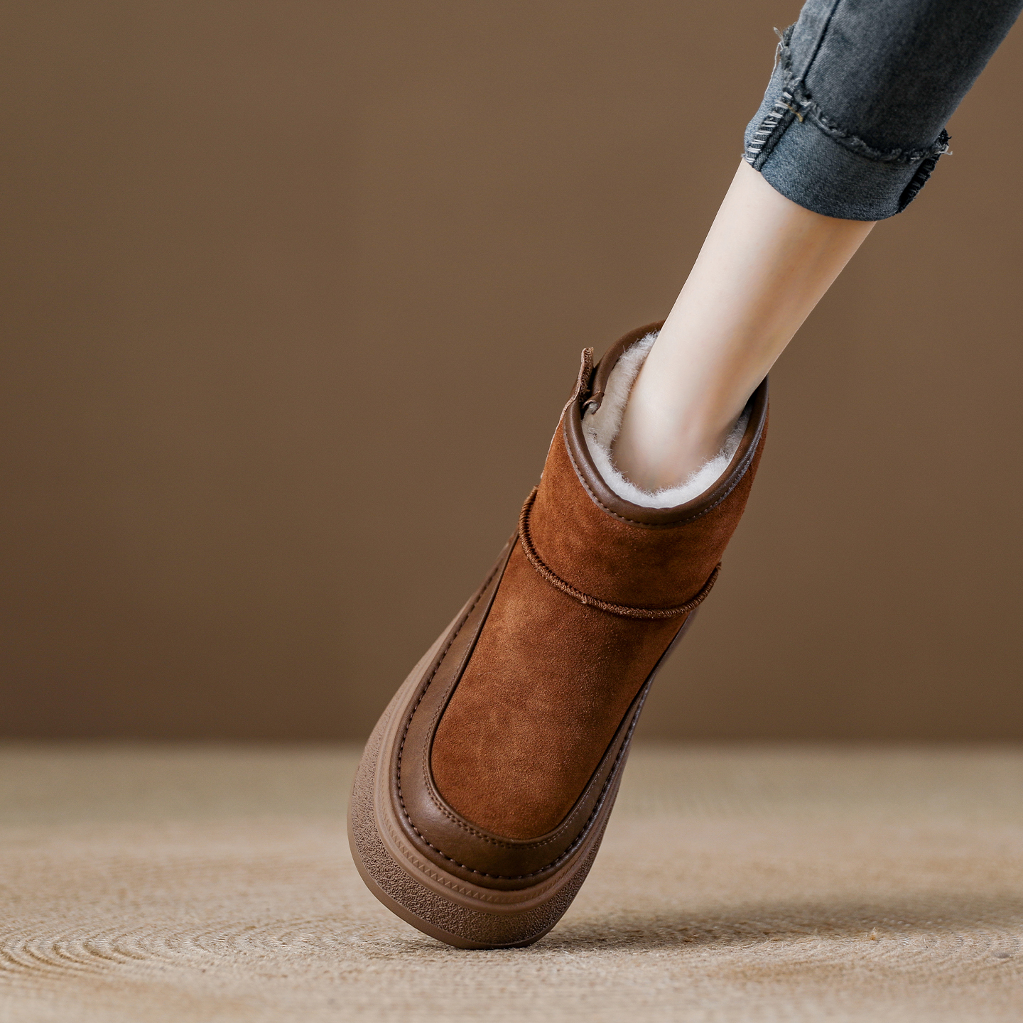 加厚保暖时尚雪地靴女款中筒棉鞋