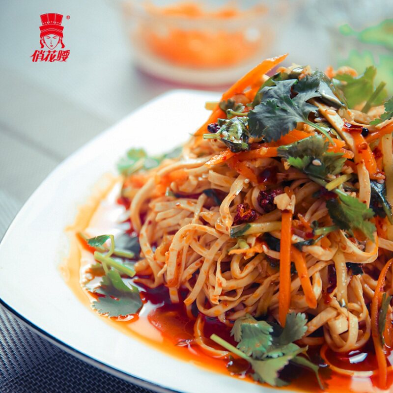 俏花腰袋装云南凉拌豆腐丝
