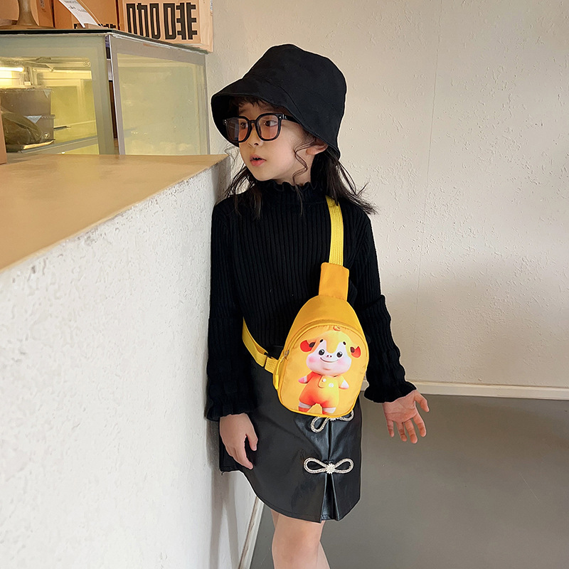 超轻儿童斜挎小包包卡通宝宝出门便携包可爱婴幼儿胸包小孩零钱
