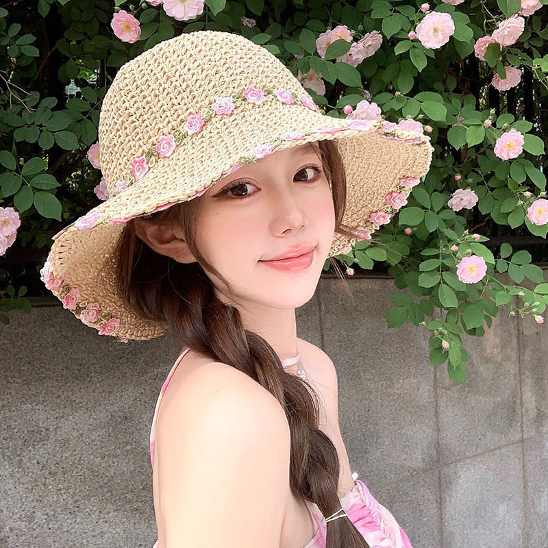 草编渔夫帽子女夏季海边度假沙滩