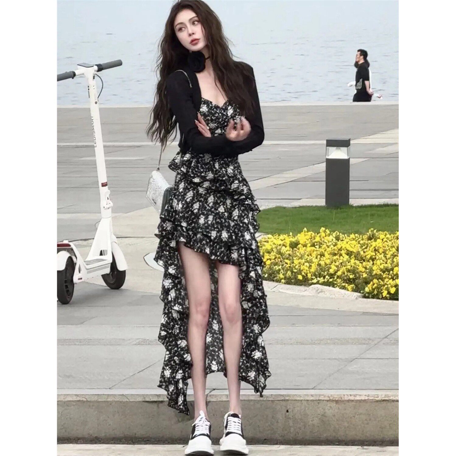 法式荷叶边吊带碎花洋装