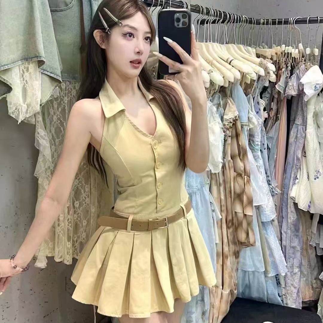 辣妹露背挂颈洋装2026新