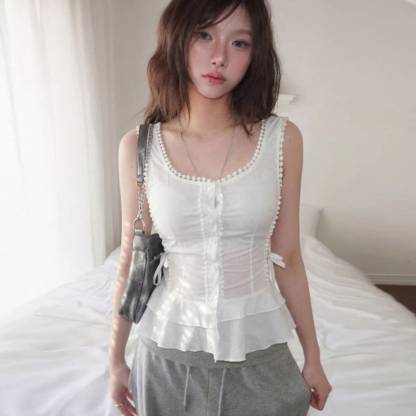 IAEY韩系纯欲少女白色U领荷叶边背心夏季性感百搭微透无袖上衣潮