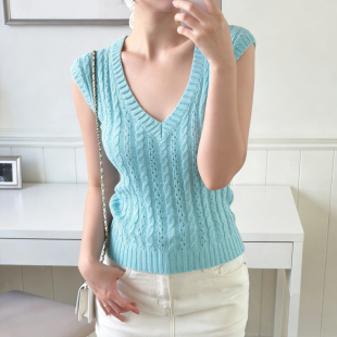 IAEY小清新学院风浅蓝色麻花纹毛织马甲背心女2026甜妹设计感上衣