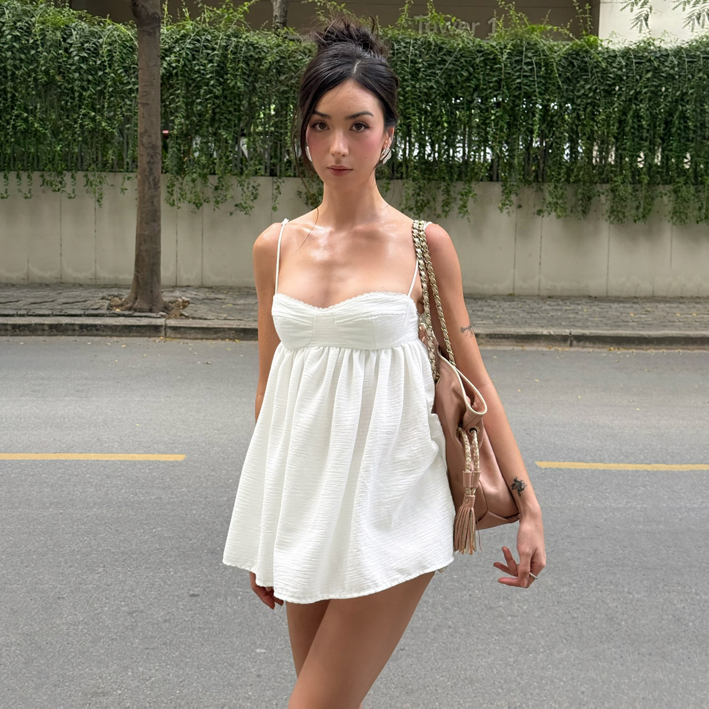 IAEY欧美女装~法式度假风白色纯欲吊带背心性感大露背中长款上衣