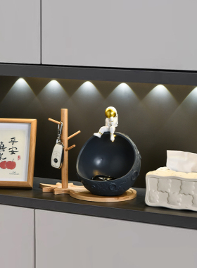 新品太空人钥匙收纳入户玄关摆件进门鞋柜客厅家居装X饰品乔迁新