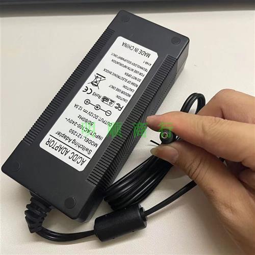 极速新5V9V12V15V16oV17V18V19V24V30V1A2A3A4A3针4针配器充电线