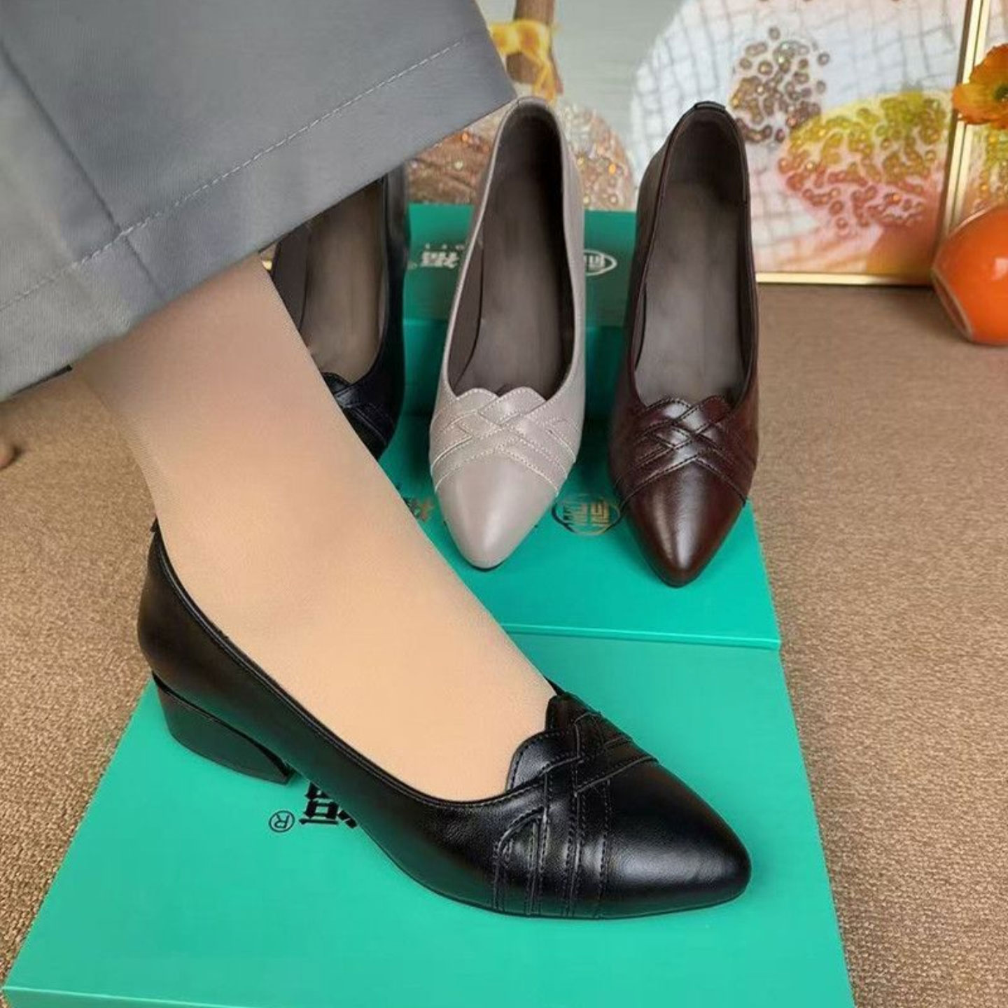 亿积女鞋四季新款编织粗跟矮跟软底软面浅口单鞋女时尚皮鞋妈妈a5