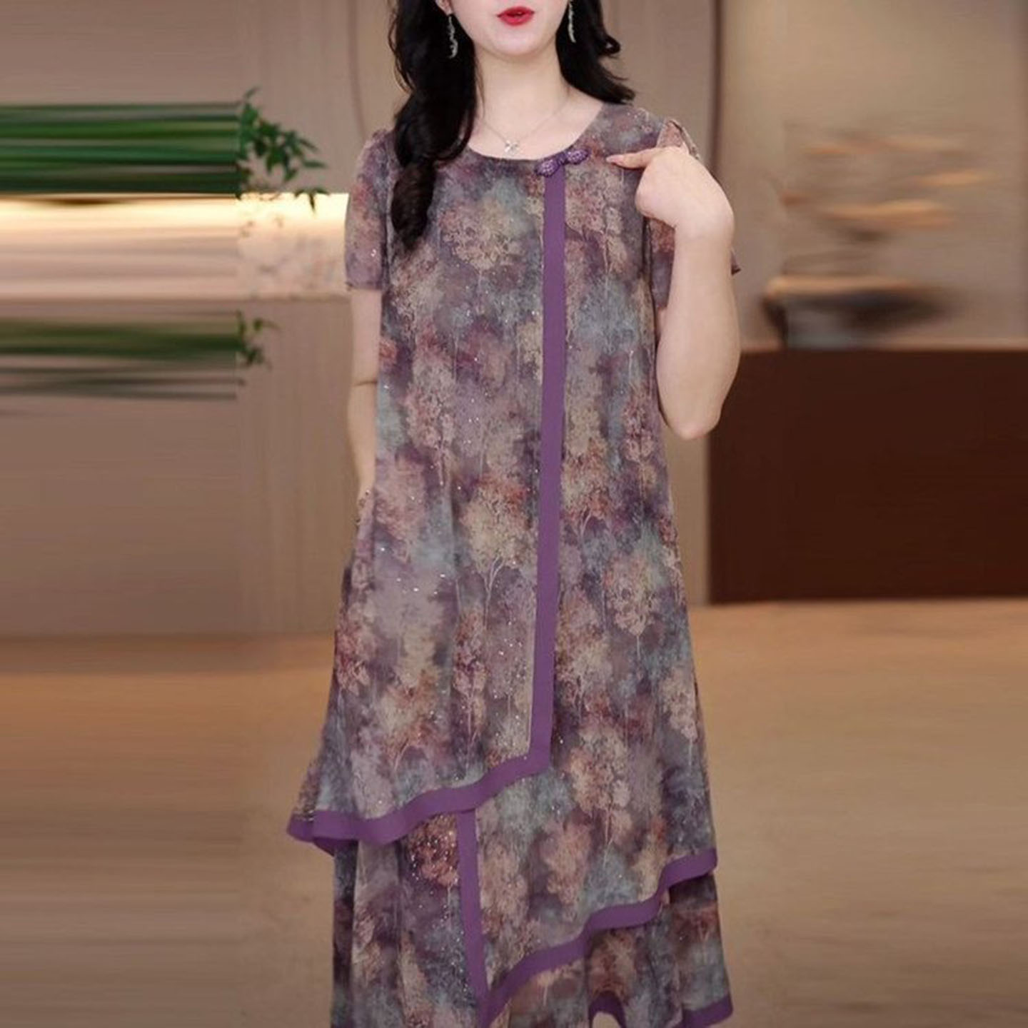 维干臻品女士连衣裙2026早秋新款优雅裙子百搭圆领中长款拼接长a3
