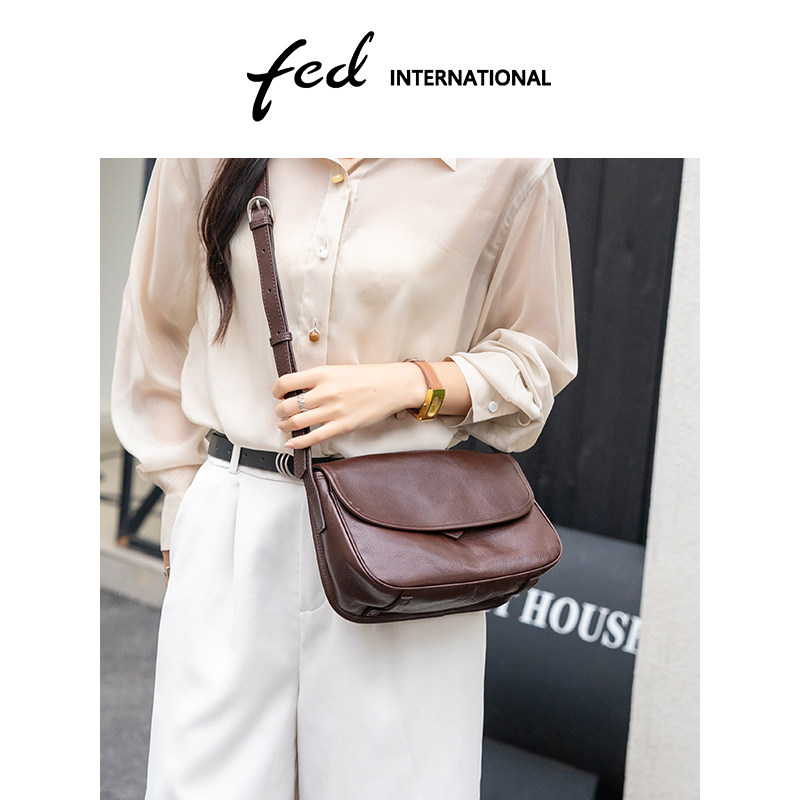 fed植鞣皮头层牛皮腋下包女士单肩斜挎女士包真皮小方包BFA93