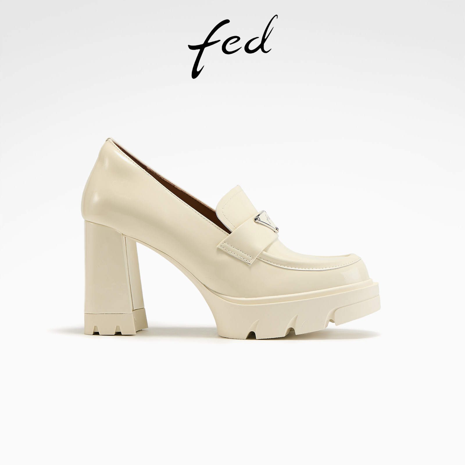 fed法式高跟鞋春季新款女鞋素履之盟单鞋粗跟白色乐福鞋女YAB192