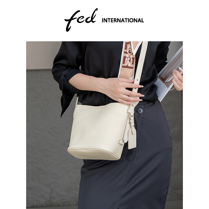 fed头层牛皮真皮水桶包大容量单肩斜挎包手提包手机包女包BFA9366,箱包皮具/热销女包/男包,水桶包,淘宝优惠券,粉丝福利购,淘宝优惠卷