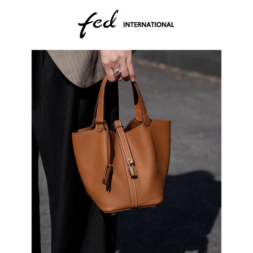 fed真皮通勤手提水桶包