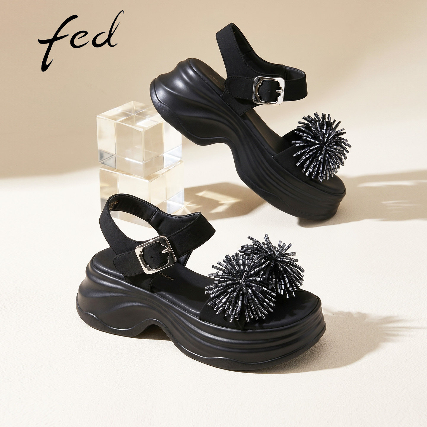 fed厚底一字带凉鞋女款夏季新款烟花增高巨好看海边沙滩罗马凉鞋
