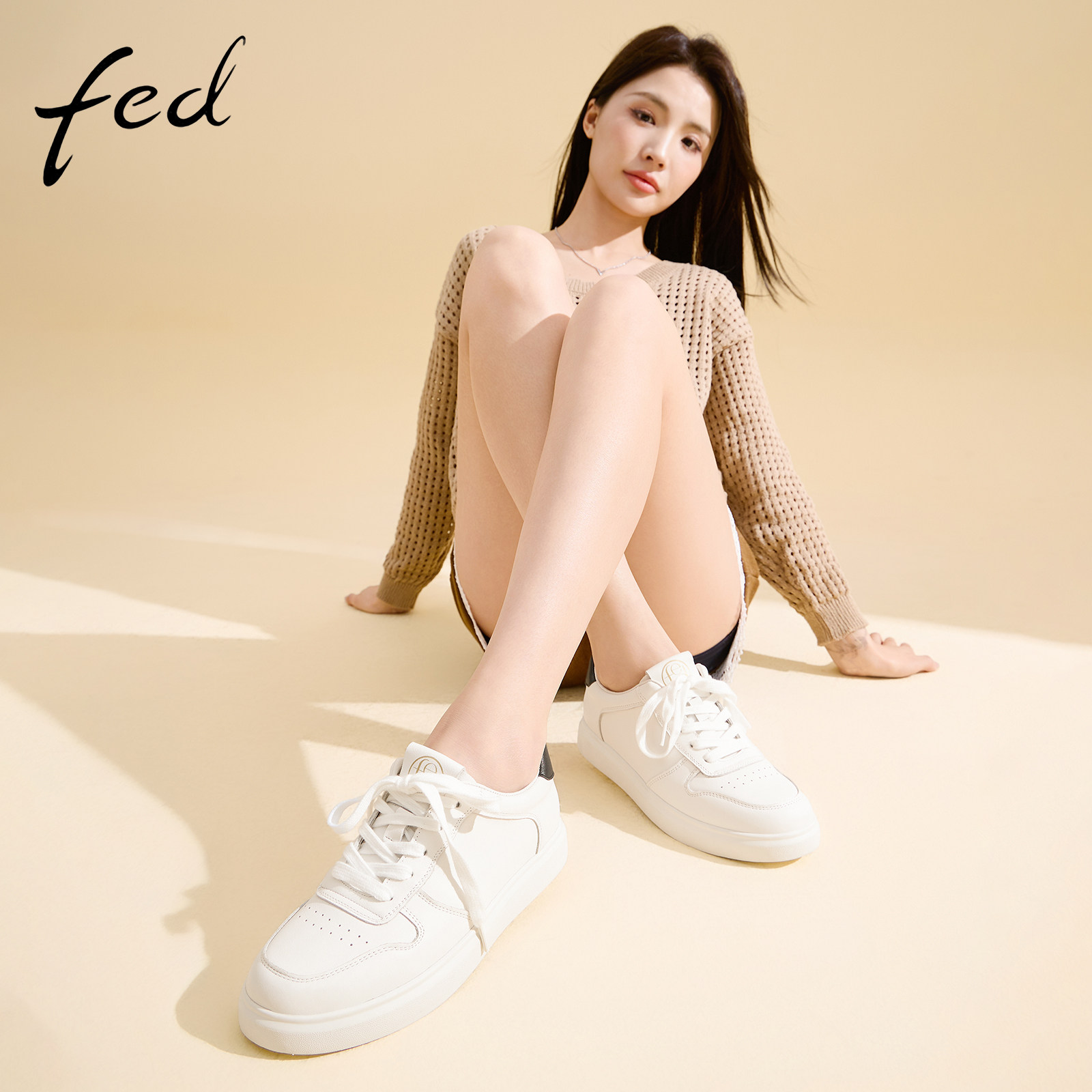 fed奶白简约牛皮小白鞋女