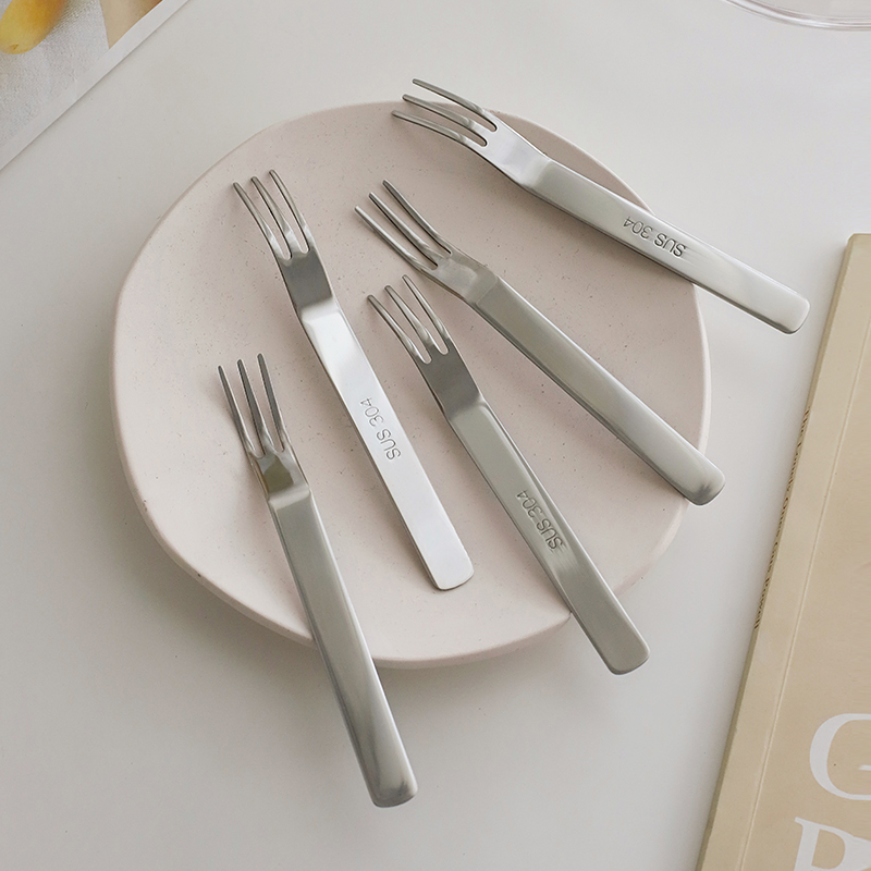 可爱日子 ins高级感水果刀叉套装 高颜值不锈钢水果小叉子签果插