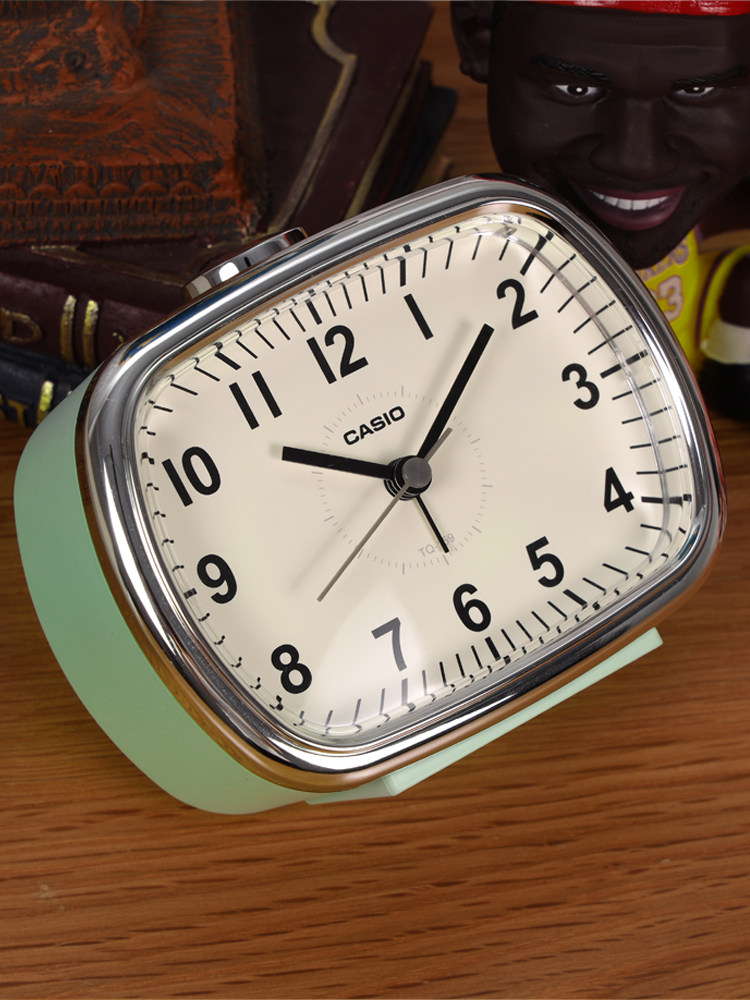 [신제품] CASIO 침실 알람 시계 스누즈 야간 조명 무성 패션 데스크탑 학생 침대 옆 알람 시계