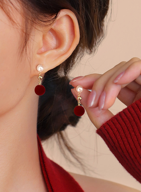 复古红色植绒小提灯耳钉女2025新款爆款独特气质耳环小众耳饰秋冬