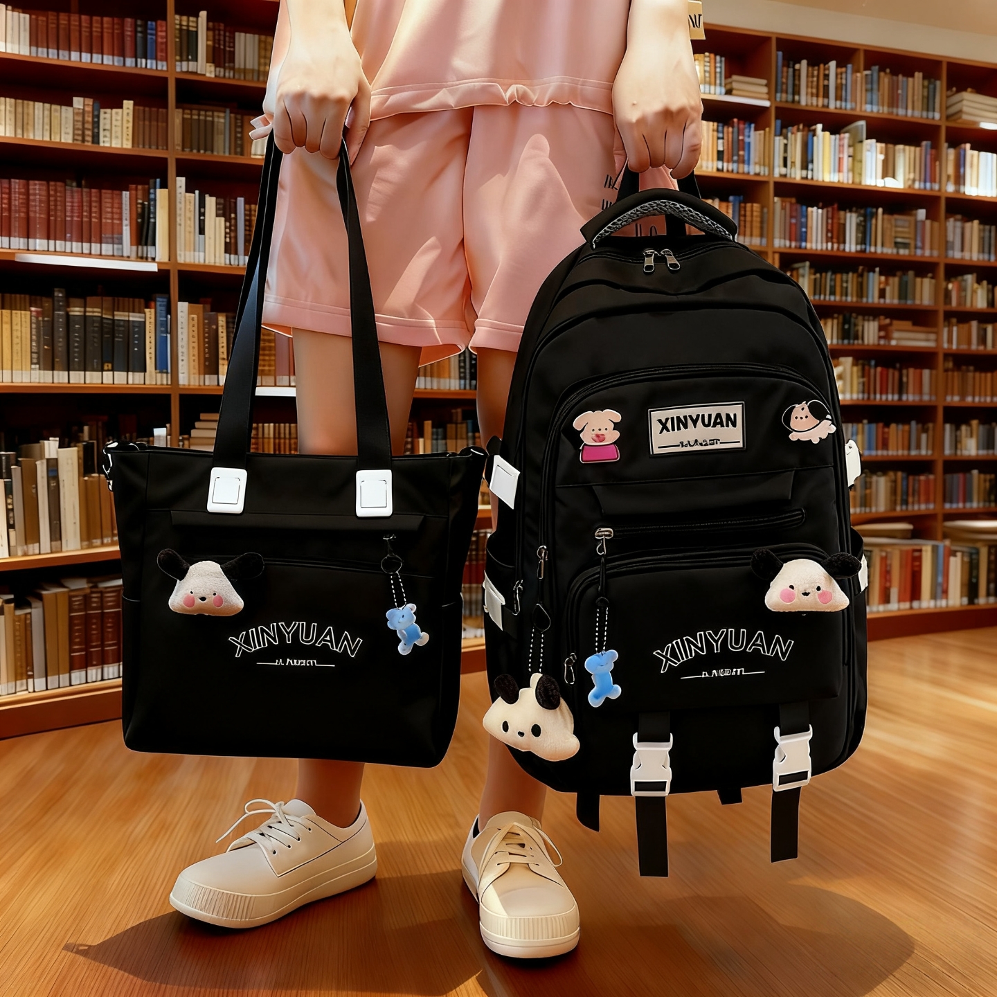 书包初中小学生不压肩耐磨双肩包