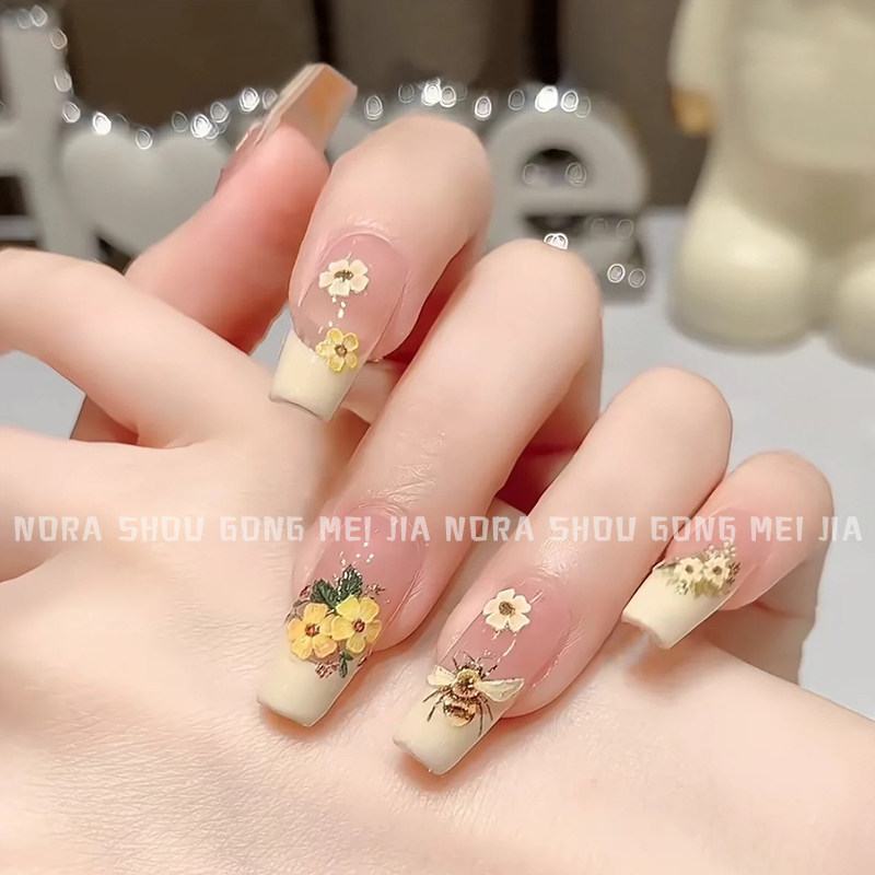 网红立体小蜜蜂花朵穿戴美甲