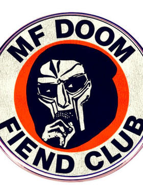 MF DOOM铁面具杜姆胸针嘻哈摇滚饶舌别针胸章金属合金徽章配饰