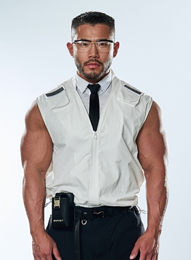 OUTOF - 款号105男士尼龙面料工装皮标口袋外套马甲户外运动休闲