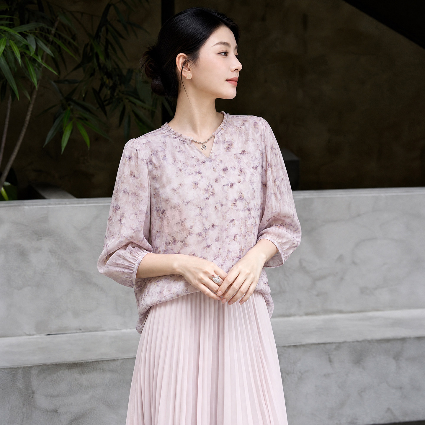 法式碎花真丝衬衫女木耳边 V 领七分袖宽松桑蚕丝小衫