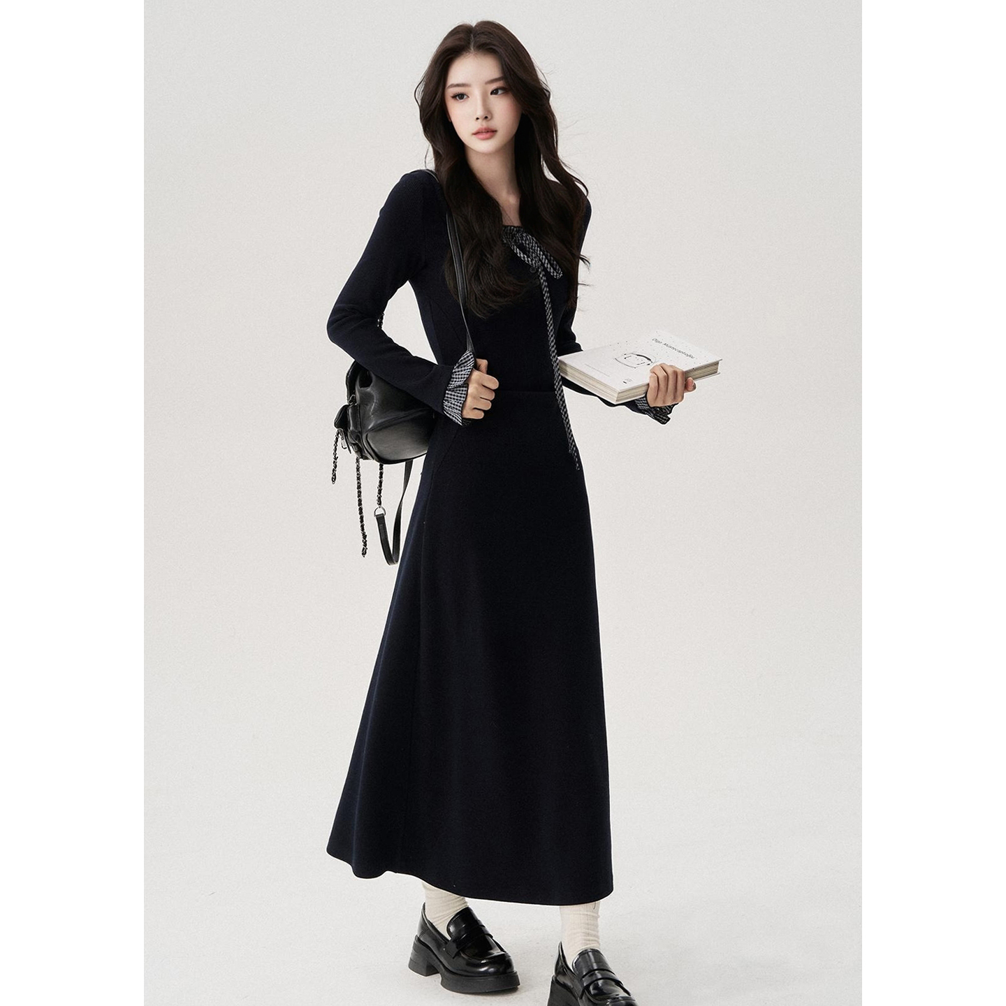 秋冬季韩系气质连衣裙高级感格子系带木耳领修身褶皱收腰显瘦裙子