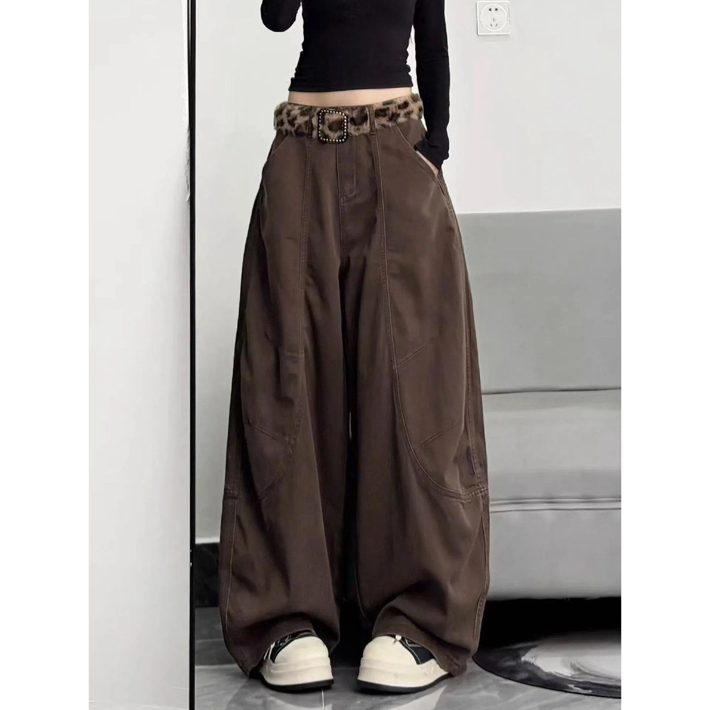 美拉德咖啡色工装牛仔裤子女款2026春季新款高腰宽松阔腿拖地长裤