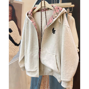 小个子白灰色加绒卫衣外套女2026新款初中生胖mm大码连帽拉链开衫