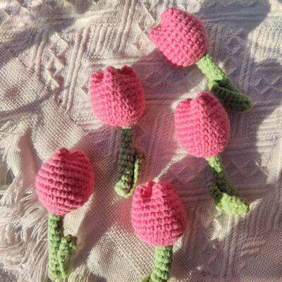 手工钩织毛线山茶花胸针可爱花朵配饰别针DIY成品彩色手工编织1