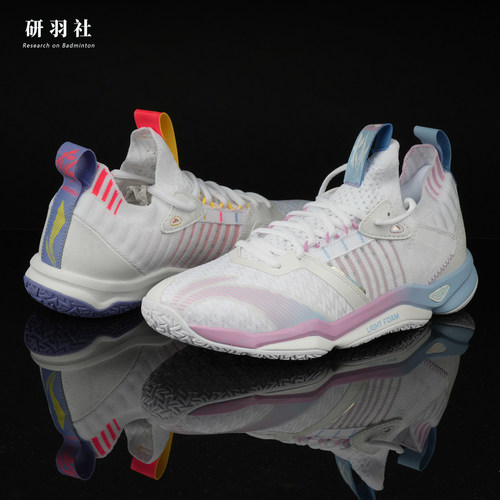李宁羽毛球鞋突袭4棉花糖配色