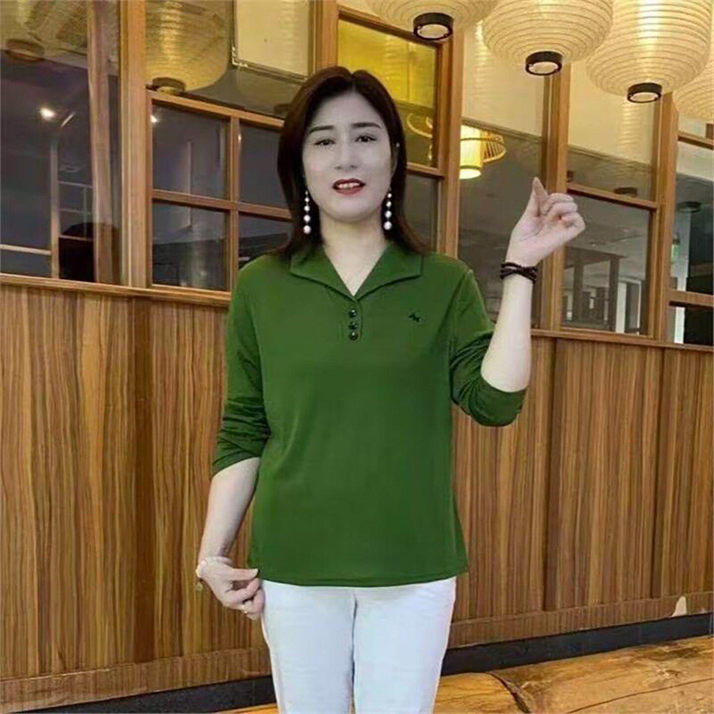芙霖臻品女装秋冬季新款时尚翻领长袖女士显瘦小衫洋气妈妈装上a4