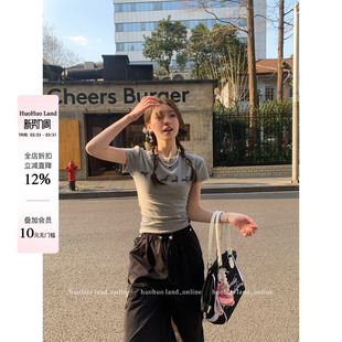 短袖 HuoHuo 腊肠狗印花辣妹T恤女修身 2026春夏新款 上衣 沙漏腰