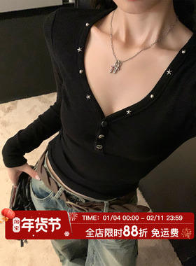 HuoHuo 铆钉宣言 辣妹修身长袖T恤女秋冬季新款2025V领短款打底衫